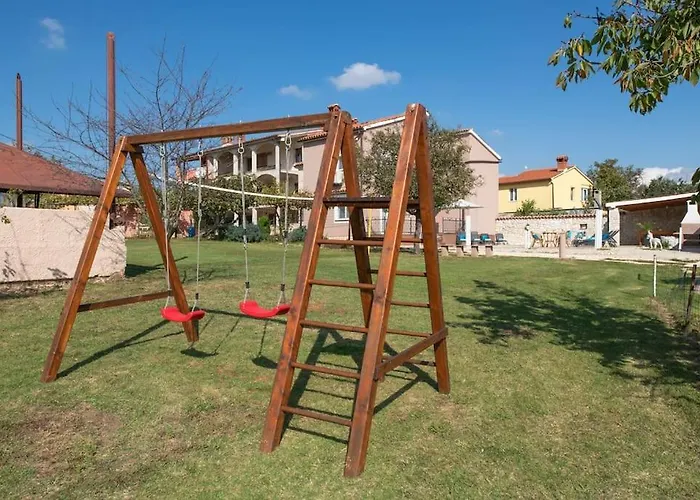 Lara By Istrialux Hreljići